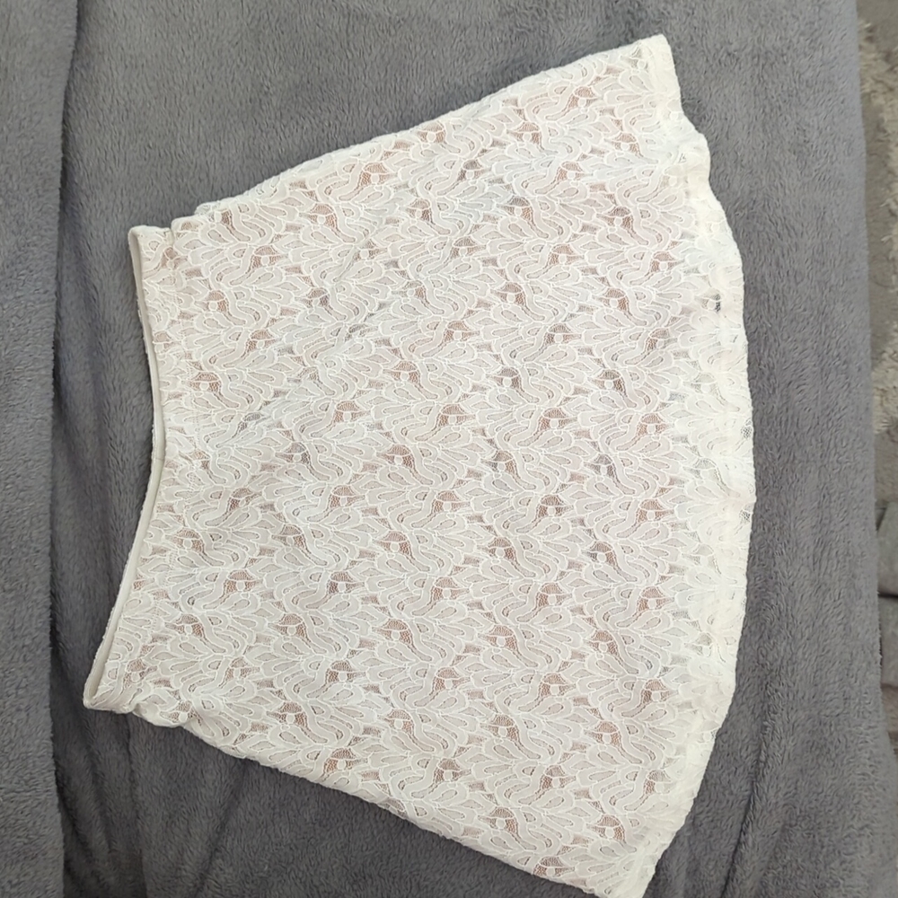 BCBG NWT LOV Off White Lace Mini Skirt